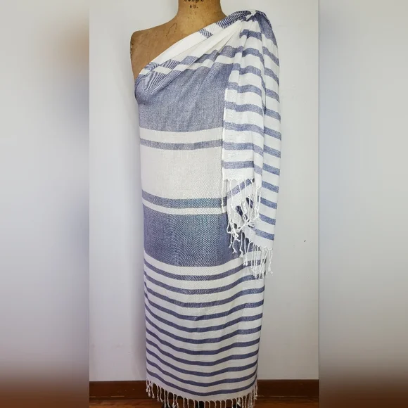 Isaac Mizrahi 72x44 Wrap Shawl Scarf Blue White Swim CoverUp Lightweight Stripe